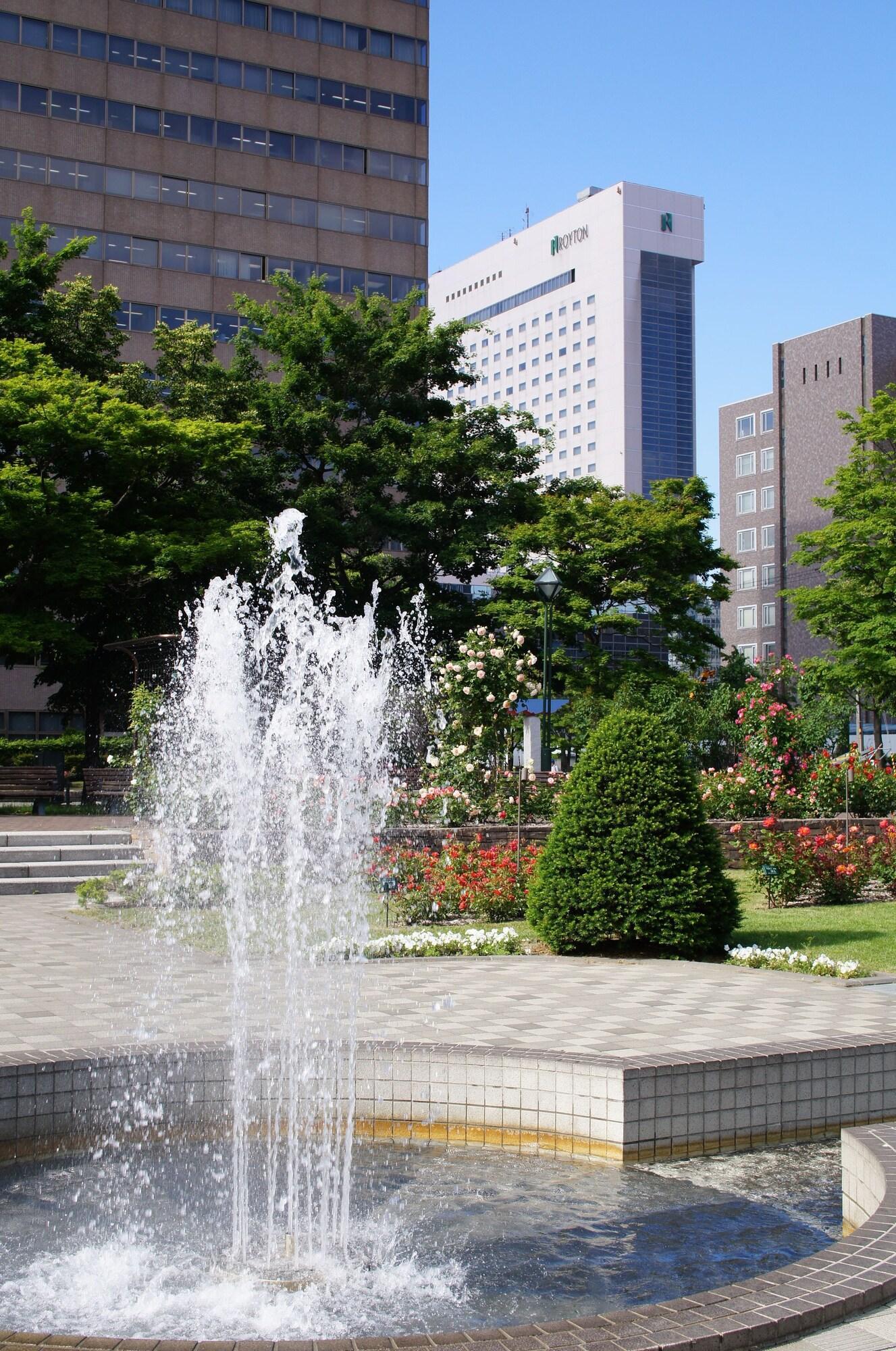 Royton Sapporo Hotel Eksteriør bilde Fountain at the station